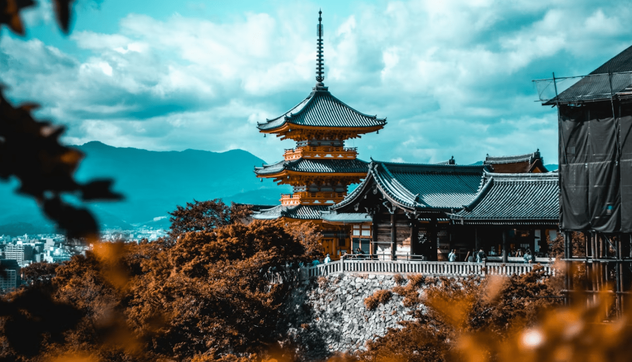 Kyoto Travel Guide: Elegance, Etiquette & Experiences